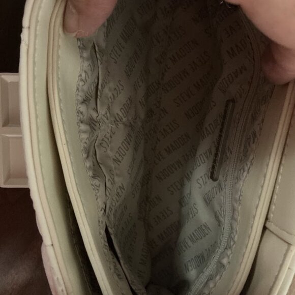 (READ DESCRIPTION!!!).  STEVE MADDEN QUILTED CREAM CROSS-BODY PURSE - Picture 8 of 8